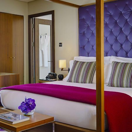เดอะ ฟิตซ์วิลเลียม โฮเต็ล Hotel ดับลิน ภายนอก รูปภาพ A bedroom at the hotel