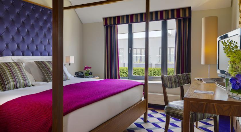 เดอะ ฟิตซ์วิลเลียม โฮเต็ล Hotel ดับลิน ภายนอก รูปภาพ A bedroom at the hotel