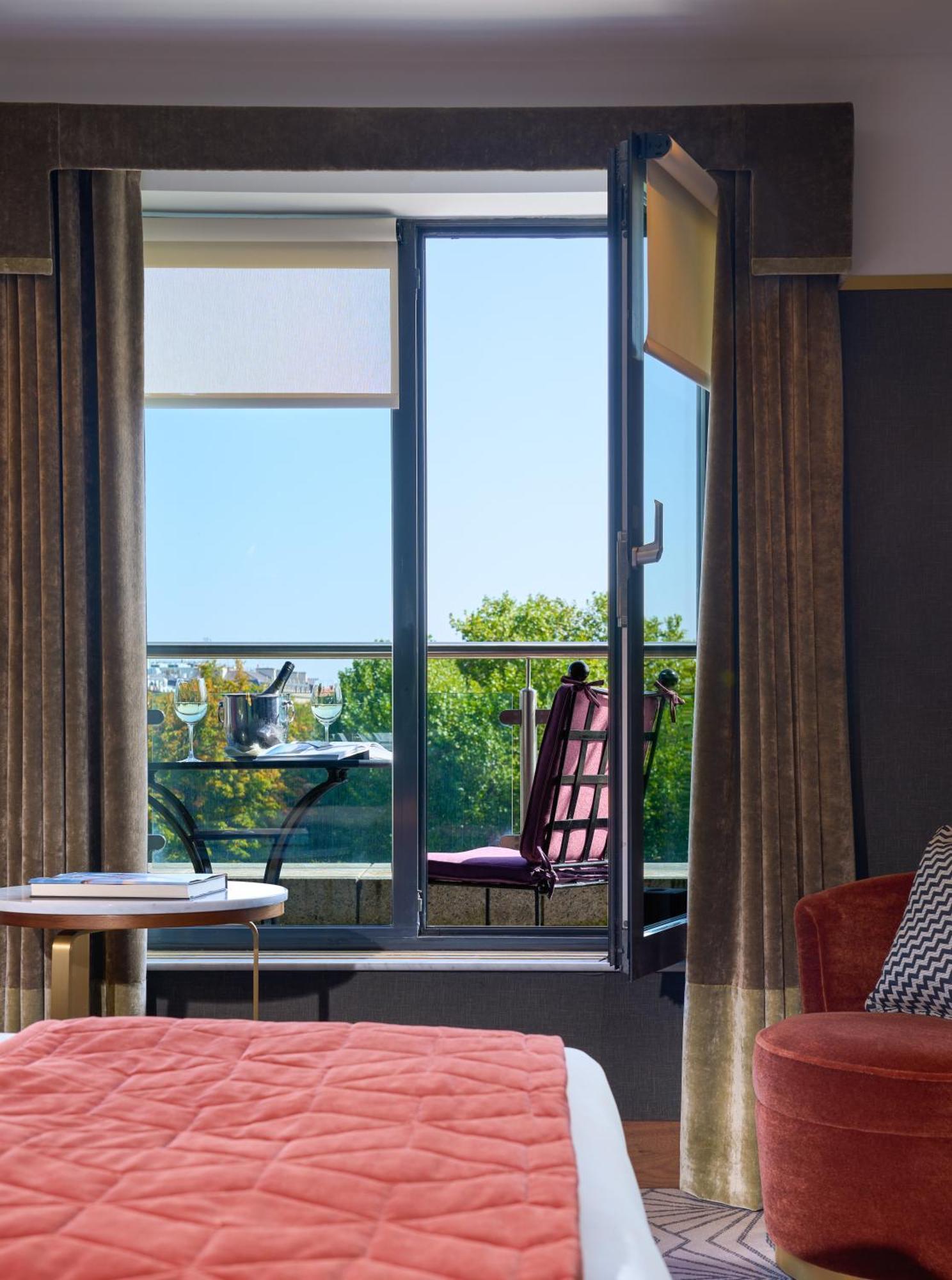 เดอะ ฟิตซ์วิลเลียม โฮเต็ล Hotel ดับลิน ภายนอก รูปภาพ A room at the hotel