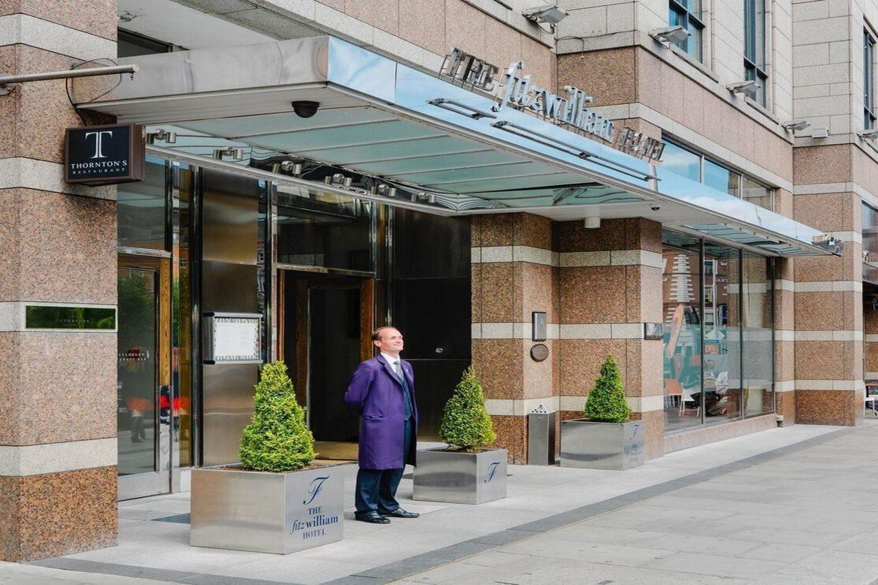 เดอะ ฟิตซ์วิลเลียม โฮเต็ล Hotel ดับลิน ภายนอก รูปภาพ Entrance to the hotel
